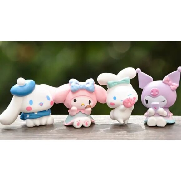 Hello Kitty Sanrio Universe Collectible Fig 8urines Hand Painted PVC NWT - Picture 3 of 4